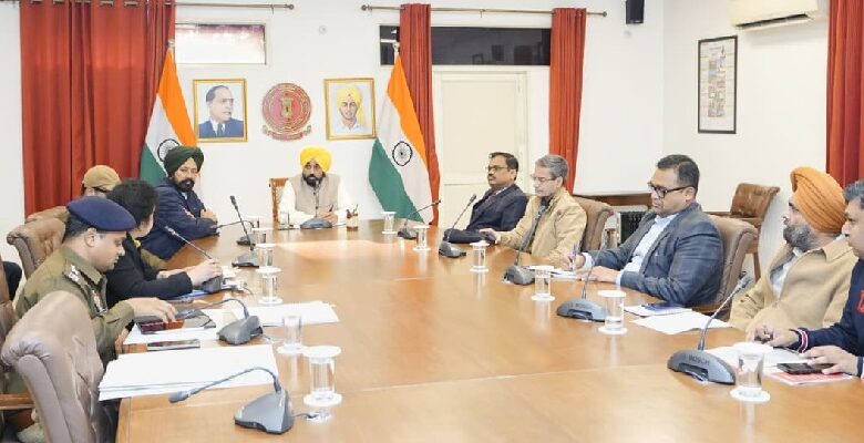 ਮੁੱਖ ਮੰਤਰੀ ਵੱਲੋਂ ਅਧਿਕਾਰੀਆਂ ਨੂੰ ਸ਼ਹੀਦੀ ਸਭਾ ਦੌਰਾਨ ਸ਼ਰਧਾਲੂਆਂ ਦੀ ਸਹੂਲਤ ਲਈ ਪੁਖਤਾ ਪ੍ਰਬੰਧ ਕਰਨ ਦੇ ਆਦੇਸ਼