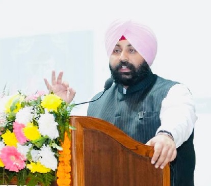 ਦੇਸ਼ ਦੀ ਪ੍ਰਗਤੀ ਵਿੱਚ ਵਿਗਿਆਨ ਦੀ ਅਹਿਮ ਭੂਮਿਕਾ: ਹਰਜੋਤ ਬੈਂਸ ਨੇ ਵਿਦਿਆਰਥੀਆਂ ਨੂੰ ਆਪਣੀ ਜਿਗਿਆਸਾ ਵਧਾਉਣ ਲਈ ਕੀਤਾ ਉਤਸ਼ਾਹਿਤ