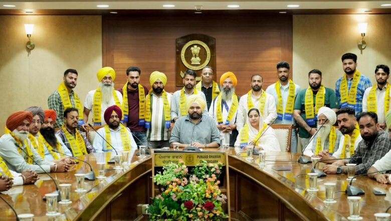 ਕਾਂਗਰਸ, ਅਕਾਲੀ ਦਲ ਅਤੇ ਭਾਜਪਾ ਨੂੰ ਵੱਡਾ ਝਟਕਾ, ਦਰਜਨਾਂ ਜ਼ਮੀਨੀ ਪੱਧਰ ਦੇ ਆਗੂ ‘ਆਪ’ ਵਿੱਚ ਸ਼ਾਮਲ
