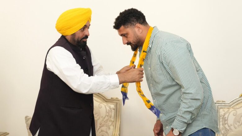 ਮਸ਼ਹੂਰ ਪਹਿਲਵਾਨ ਜੱਸਾ ਪੱਟੀ ਆਪਣੀ ਟੀਮ ਸਮੇਤ ਆਮ ਆਦਮੀ ਪਾਰਟੀ ਵਿੱਚ ਸ਼ਾਮਲ