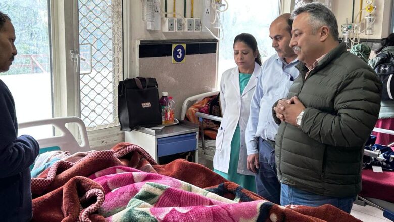 शिक्षा मंत्री ने सड़क दुर्घटना में घायल शिक्षकों का जाना कुशल-क्षेम