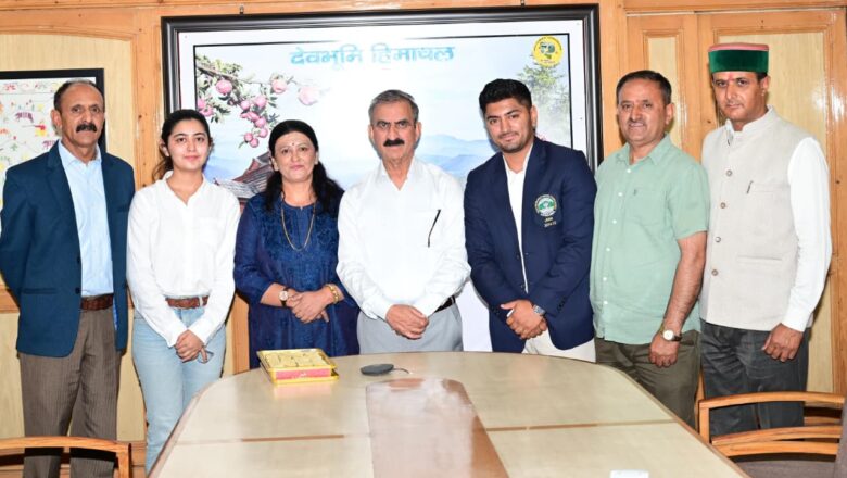 कुराश कप में कांस्य पदक विजेता सौरव सुमन ने मुख्यमंत्री से की भेंट