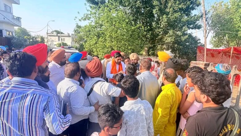 ਵਿਧਾਇਕ ਸ਼ੈਰੀ ਕਲਸੀ ਨੇ ਵਾਰਡ ਨੰਬਰ 5 ਉੱਤਮ ਨਗਰ ਵਿਖੇ ਗਲੀਆਂ ਬਣਾਉਣ ਦਾ ਉਦਘਾਟਨ ਕੀਤਾ