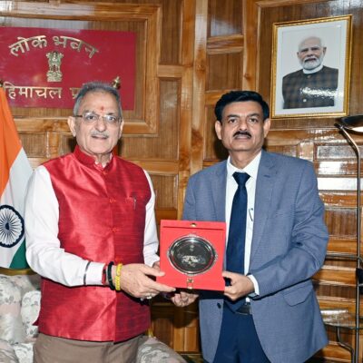 राष्ट्रीय लेखा एवं लेखा परीक्षा अकादमी के महानिदेशक ने राज्यपाल से भेंट की