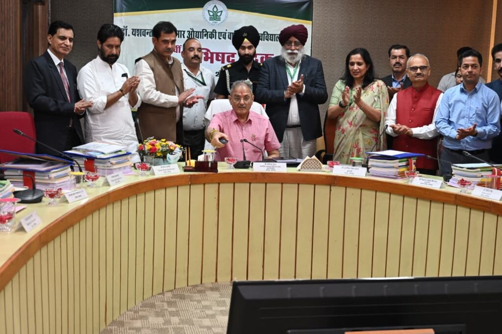 Governor chairs meeting of Dr. Y.S. Parmar University (10)
