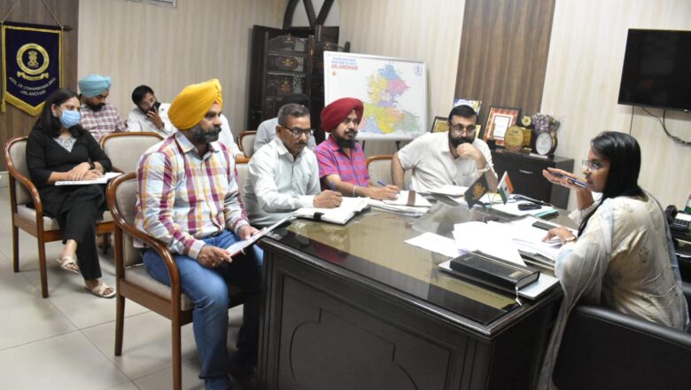 ਵਧੀਕ ਡਿਪਟੀ ਕਮਿਸ਼ਨਰ ਵੱਲੋਂ ਪਿੰਡਾਂ ’ਚ ਚੱਲ ਰਹੇ ਸੈਨੀਟੇਸ਼ਨ ਤੇ ਕੂੜਾ ਪ੍ਰਬੰਧਨ ਪ੍ਰਾਜੈਕਟਾਂ ਦੀ ਸਮੀਖਿਆ