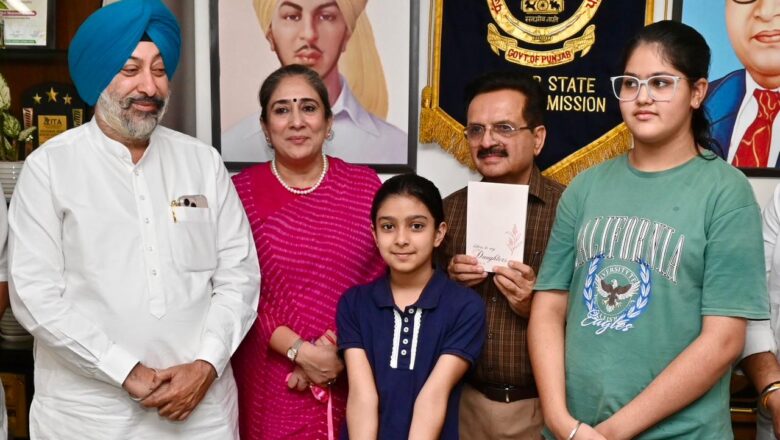 ਇੱਕ ਮਾਂ ਦਾ ਦਿਲ ਤੇ ਰੂਹ ਕਾਗਜ਼ਾਂ ਉੱਤੇ ਜਿਊਂਦੇ ਹੋ ਉੱਠੇ: ਪੰਜਾਬ ਰਾਜ ਖੁਰਾਕ ਕਮਿਸ਼ਨ ਦੇ ਚੇਅਰਮੈਨ ਬਾਲ ਮੁਕੰਦ ਸ਼ਰਮਾ ਵੱਲੋਂ ਰਾਵੀ ਪੰਧੇਰ ਦੀ ਕਿਤਾਬ ‘ਲੈਟਰਜ਼ ਟੂ ਮਾਈ ਡੌਟਰਜ਼’ ਲੋਕ ਅਰਪਣ