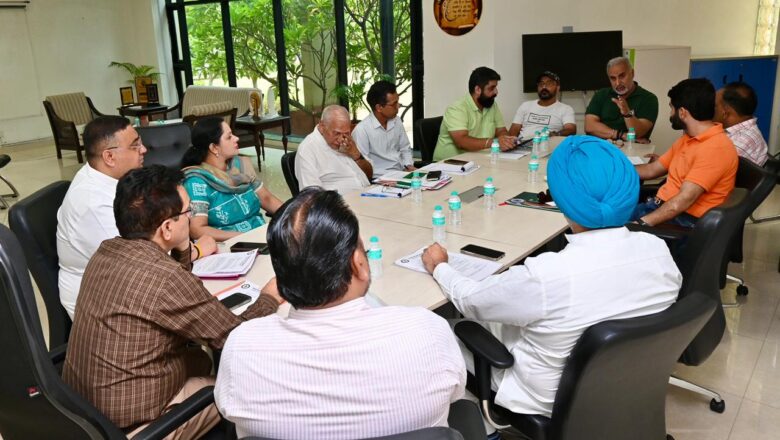 ਪੰਜਾਬ ਸਟੇਟ ਫੂਡ ਕਮਿਸ਼ਨ ਵੱਲੋਂ 3 ਮਹੀਨੇ ਦੇ ਰਾਸ਼ਨ ਲਈ ਇੱਕੋ ਪਰਚੀ ਅਤੇ ਬਹੁ-ਭਾਸ਼ਾਈ ਲੈਣ-ਦੇਣ ਦੀਆਂ ਰਸੀਦਾਂ ਜਾਰੀ ਕਰਨ ਦੀ ਵਕਾਲਤ