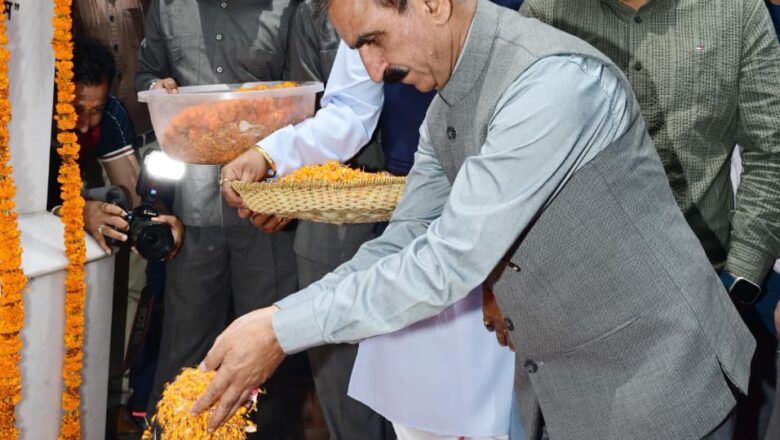 ठाकुर सुखविन्द्र सिंह सुक्खू ने पूर्व मुख्यमंत्री की जयंती पर श्रद्धांजलि अर्पित की