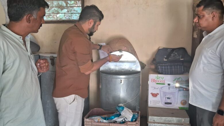 उपायुक्त अपूर्व देवगन पहुंचे ‘अपना विद्यालय’, राजकीय वरिष्ठ माध्यमिक पाठशाला द्रंग का किया निरीक्षण