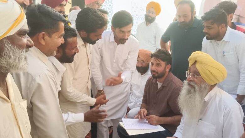 ਕੈਬਨਿਟ ਮੰਤਰੀ ਗੁਰਮੀਤ ਸਿੰਘ ਖੁੱਡੀਆਂ ਨੇ ਲੋਕ ਮਿਲਣੀ ਦੌਰਾਨ ਸੁਣੀਆਂ ਪਿੰਡ ਵਾਸੀਆਂ ਦੀਆਂ ਸਮੱਸਿਆਵਾਂ