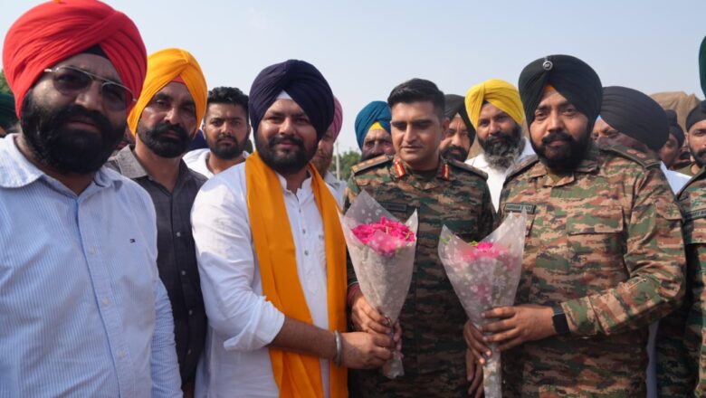 ਫਿਰੋਜ਼ਪੁਰ ਤੋਂ ਲੇਹ-ਲੱਦਾਖ ਲਈ ਰਵਾਨਾ ਹੋ ਰਹੀ 21 ਸਿੱਖ ਰੈਜੀਮੈਂਟ ਦਾ ਵਿਧਾਇਕ ਲਾਲਪੁਰਾ ਵੱਲੋਂ ਨਿੱਘਾ ਸਵਾਗਤ