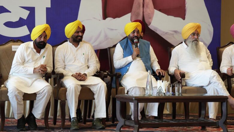 ਮੁੱਖ ਮੰਤਰੀ ਭਗਵੰਤ ਸਿੰਘ ਮਾਨ ਵੱਲੋਂ 15 ਅਗਸਤ ਤੋਂ ਸਰਪੰਚਾਂ ਲਈ 10,000 ਰੁਪਏ ਮਾਸਿਕ ਮਾਣਭੱਤੇ ਦਾ ਐਲਾਨ
