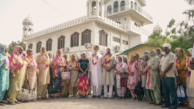 ਸਪੀਕਰ ਪੰਜਾਬ ਵਿਧਾਨ ਸਭਾ ਸ. ਕੁਲਤਾਰ ਸਿੰਘ ਸੰਧਵਾਂ ਨੇ ਪਿੰਡ ਖਾਰਾ ਤੋਂ ਧਾਰਮਿਕ ਯਾਤਰਾ ਲਈ ਬੱਸ ਨੂੰ ਹਰੀ ਝੰਡੀ ਦੇ ਕੇ ਰਵਾਨਾ ਕੀਤਾ