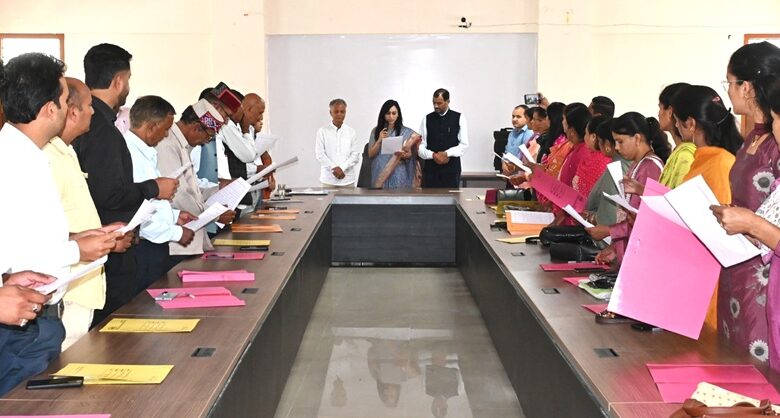पंचायत समिति के नवनिर्वाचित सदस्यों का शपथ ग्रहण समारोह संपन्न