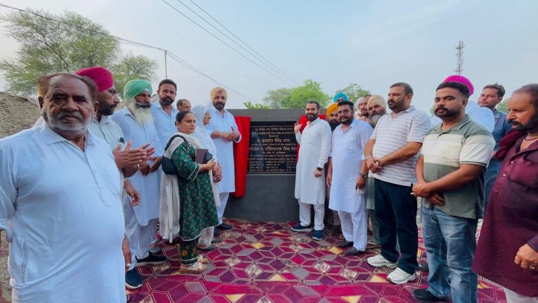 ਫਾਜ਼ਿਲਕਾ ਦੇ ਵਿਧਾਇਕ ਨੇ ਪਿੰਡ ਥੇਹਕਲੰਦਰ ਵਿੱਚ 1 ਕਰੋੜ 12 ਲੱਖ ਦੀ ਲਾਗਤ ਨਾਲ ਵਾਲੇ ਵੱਖ-ਵੱਖ ਵਿਕਾਸ ਕਾਰਜਾਂ ਦੇ ਕੀਤੇ ਉਦਘਾਟਨ