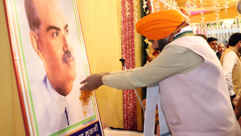 ਡਾ. ਸ਼ਿਆਮਾ ਪ੍ਰਸਾਦ ਮੁਖਰਜੀ ਦੇ ਬਲੀਦਾਨ ਨੇ ਭਾਰਤ ਦੀ ਏਕਤਾ, ਅਖੰਡਤਾ ਨੂੰ ਕੀਤਾ ਮਜ਼ਬੂਤ – ਮੁੱਖ ਮੰਤਰੀ ਨਾਇਬ ਸਿੰਘ ਸੈਣੀ