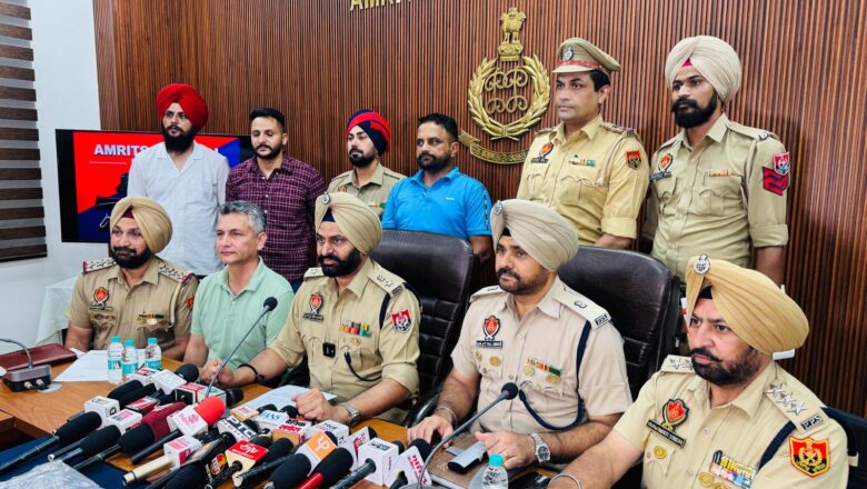 ਅੰਮ੍ਰਿਤਸਰ ਵਿੱਚ ਹੈਂਡ ਗ੍ਰੇਨੇਡ ਅਤੇ 3 ਆਧੁਨਿਕ ਰਾਈਫਲਾਂ ਬਰਾਬਦ; ਨਾਬਾਲਗ ਸਮੇਤ ਤਿੰਨ ਵਿਅਕਤੀ ਕਾਬੂ