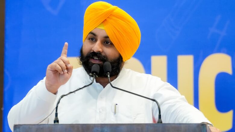 ਪੰਜਾਬ ਸਿੱਖਿਆ ਕ੍ਰਾਂਤੀ: ਭਗਵੰਤ ਮਾਨ ਸਰਕਾਰ ਵੱਲੋਂ ਨੀਟ, ਜੇ.ਈ.ਈ. ਪ੍ਰੀਖਿਆਵਾਂ ਦੇ ਸ਼ਾਨਦਾਰ ਨਤੀਜਿਆਂ ਲਈ 300 ਤੋਂ ਵੱਧ ਪ੍ਰਿੰਸੀਪਲਾਂ ਦਾ ਸਨਮਾਨ