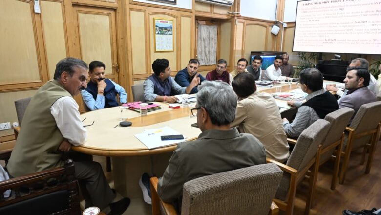 मुख्यमंत्री ने सुन्नी, लुहरी और धौलासिद्ध परियोजनाओं को वापस लेने की प्रक्रिया शुरू करने के निर्देश दिए