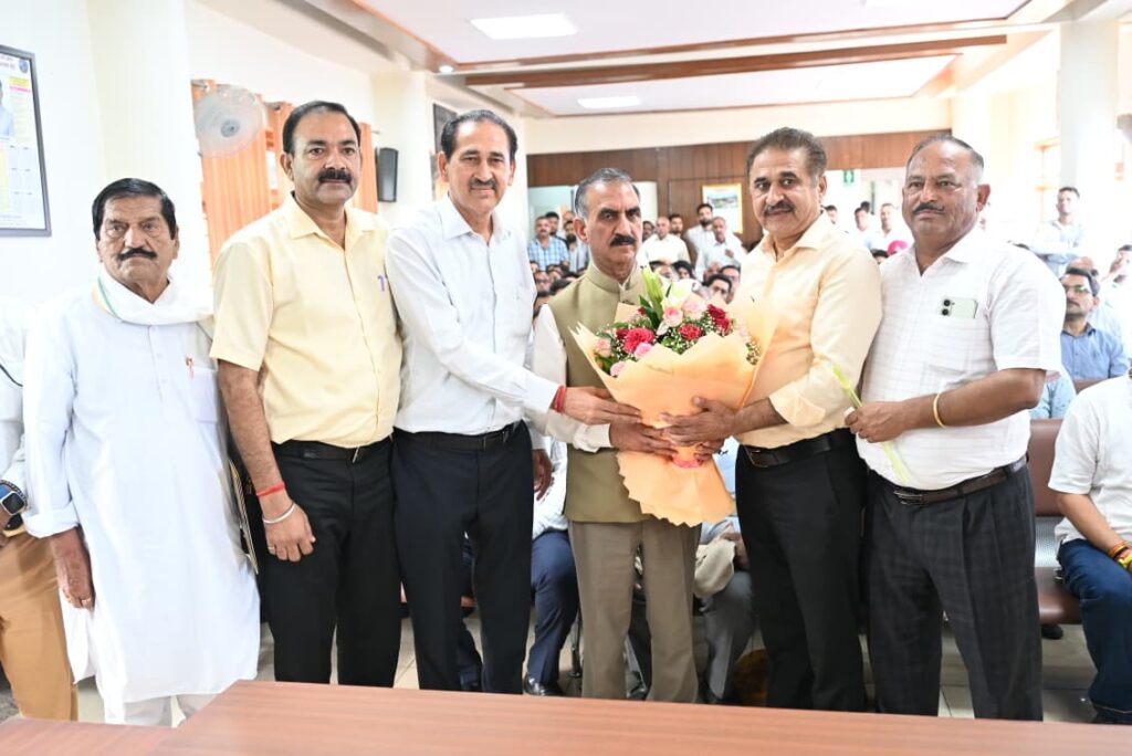 Ram Kumar called on Chief Minister Thakur Sukhvinder Singh Sukhu Sukhu (5)