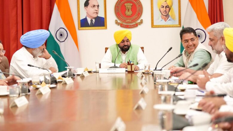 ਮੁੱਖ ਮੰਤਰੀ ਭਗਵੰਤ ਸਿੰਘ ਮਾਨ ਦੀ ਅਗਵਾਈ ਹੇਠ ਪੰਜਾਬ ਕੈਬਨਿਟ ਵੱਲੋਂ ‘ਐਸ.ਆਈ.ਆਰ.’ ਨੂੰ ਸੁਖਾਲਾ ਬਣਾਉਣ ਲਈ ਪ੍ਰਮੁੱਖ ਨਾਗਰਿਕ ਸੇਵਾਵਾਂ ਦੀਆਂ ਸਰਕਾਰੀ ਫ਼ੀਸਾਂ ਮੁਆਫ਼