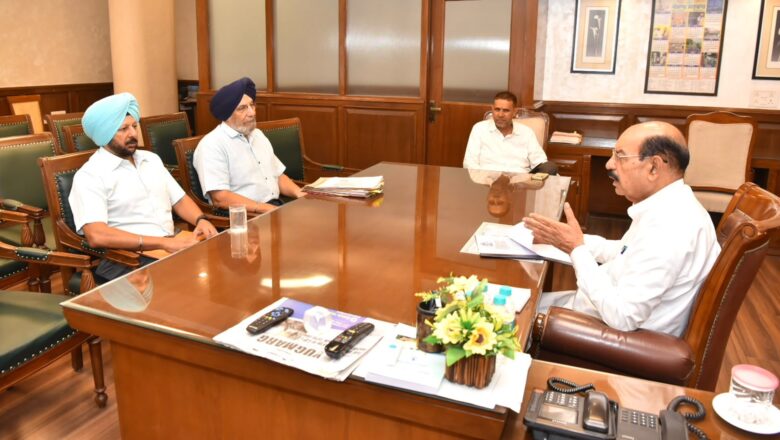 ਮੋਹਿੰਦਰ ਭਗਤ ਵੱਲੋਂ ਸਾਬਕਾ ਸੈਨਿਕਾਂ ਦੀ ਭਲਾਈ ਯਕੀਨੀ ਬਣਾਉਣ ਲਈ ਅਧਿਕਾਰੀਆਂ ਨਾਲ ਵਿਸ਼ੇਸ਼ ਸਮੀਖਿਆ ਮੀਟਿੰਗ