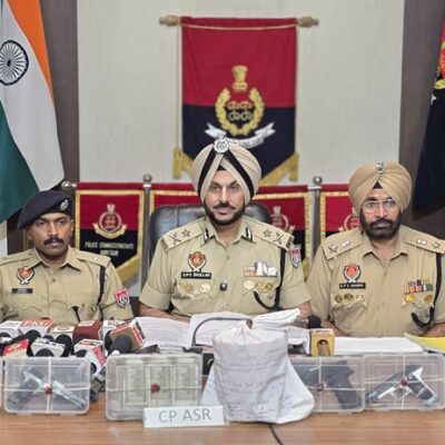 ਸਰਹੱਦ ਪਾਰੋਂ ਚੱਲ ਰਹੇ ਤਸਕਰੀ ਮਾਡਿਊਲ ਨਾਲ ਜੁੜੇ ਚਾਰ ਵਿਅਕਤੀ 5 ਪਿਸਤੌਲ, 2 ਕਿਲੋ ਹੈਰੋਇਨ ਅਤੇ 5 ਲੱਖ ਰੁਪਏ ਦੀ ਡਰੱਗ ਮਨੀ ਸਮੇਤ ਕਾਬੂ