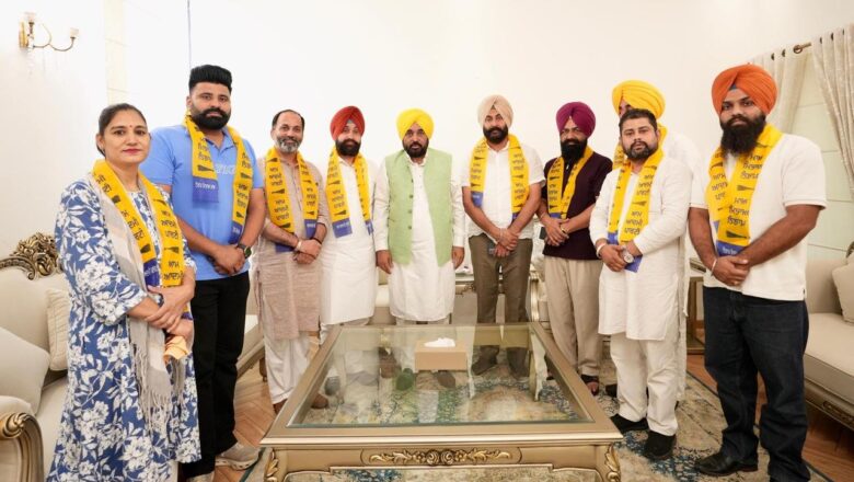 ਮੁਕੇਰੀਆਂ ਵਿੱਚ ਕਾਂਗਰਸ ਨੂੰ ਵੱਡਾ ਝਟਕਾ, ਕਈ ਸੀਨੀਅਰ ਆਗੂ ‘ਆਪ’ ਵਿੱਚ ਹੋਏ ਸ਼ਾਮਲ
